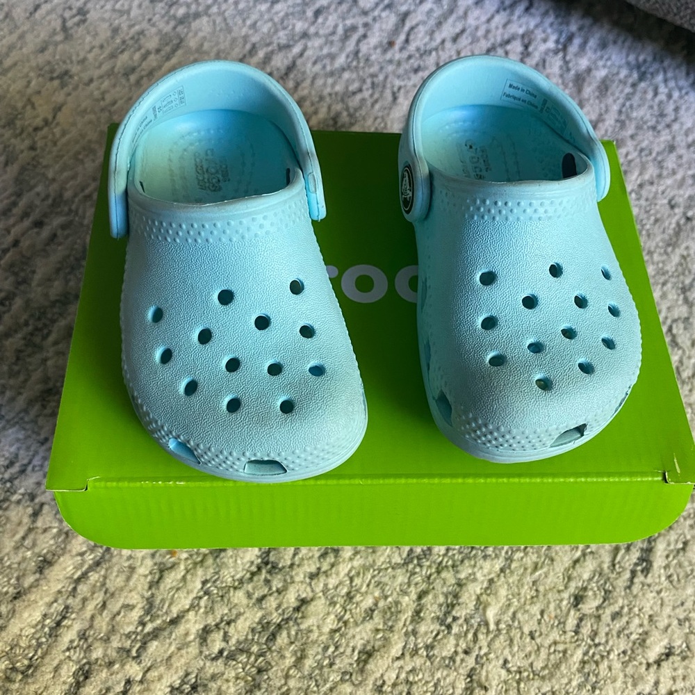 Toddler Crocs Size 5